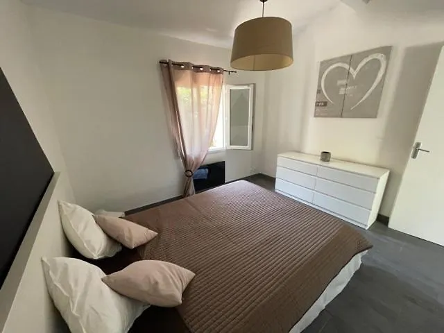 Maison Avec Jardin A 8 Min De L'Aeroport Saint-Victoret 0*,